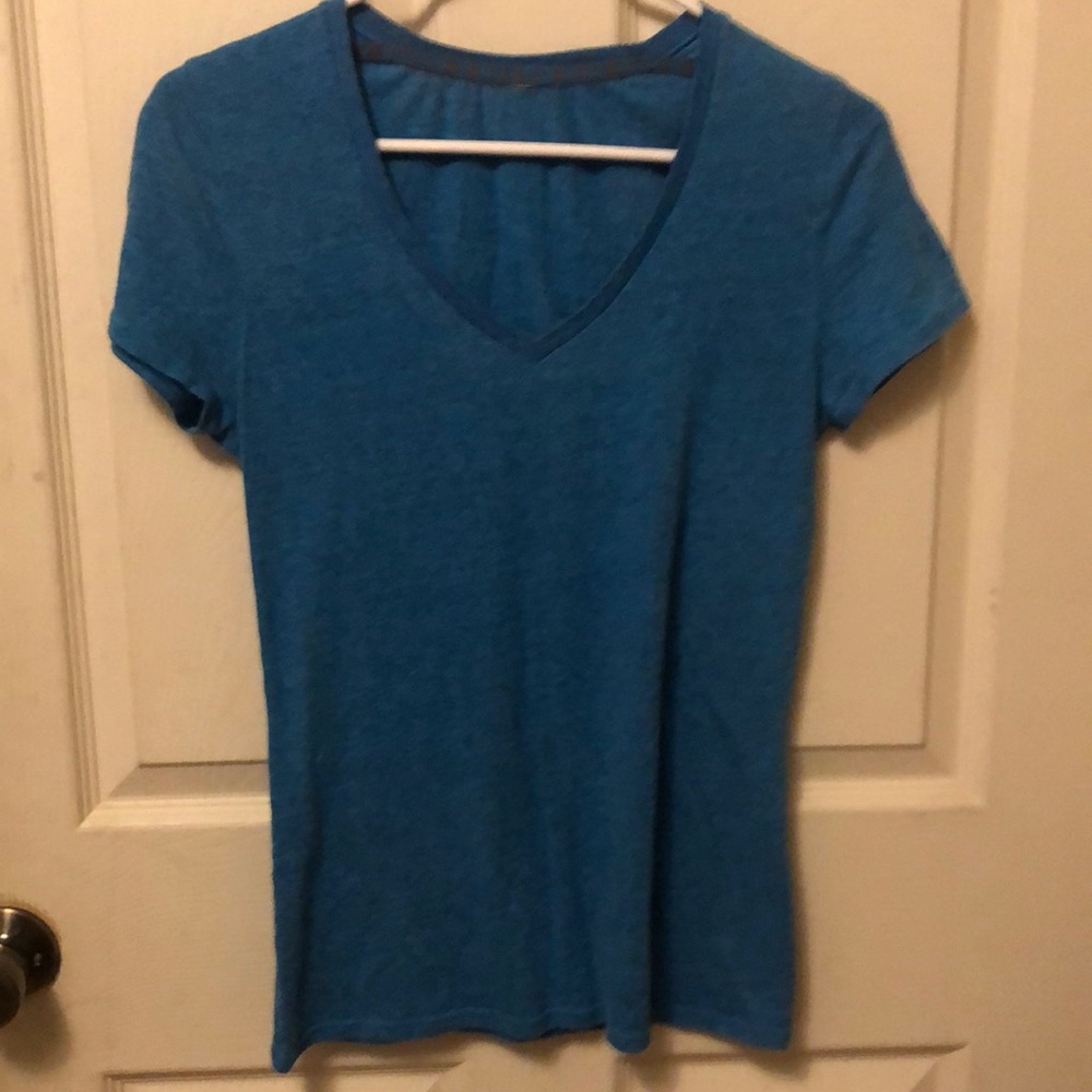 Under Armour Charged tee shirt great condition